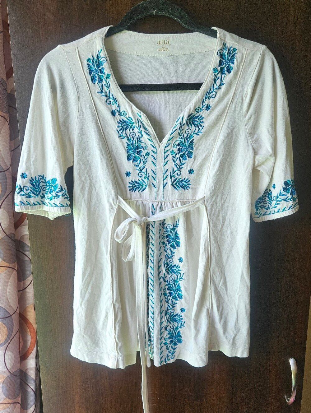 a.n.a White V-Neck Tie-Waist Tunic with Blue Floral Embroidery Size Medium